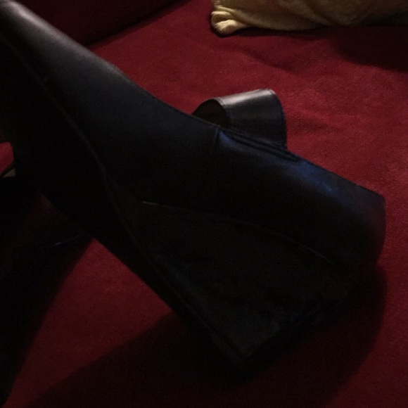 Shoes - Picture 3 of 3